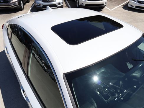 Used 2018 Honda Accord EX-L image 31