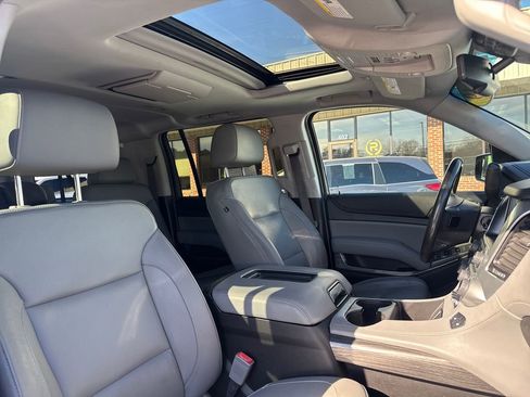 Used 2019 Chevrolet Suburban LT image 22