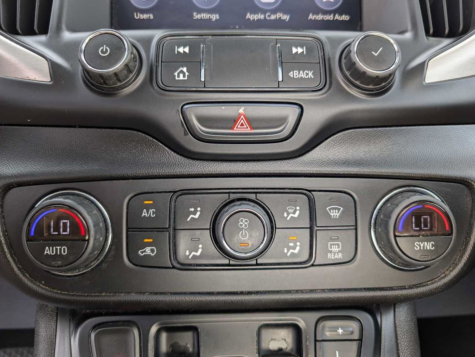 Used 2019 GMC Terrain SLT w/ Preferred Package AWD/4WD image 32