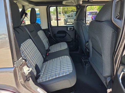 Used 2026 Jeep Wrangler Unlimited Sport AWD/4WD image 17
