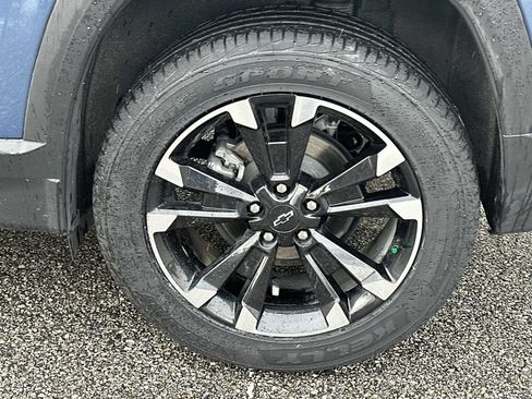 Certified 2025 Chevrolet Equinox RS w/ Safety and Technology Package FWD image 12