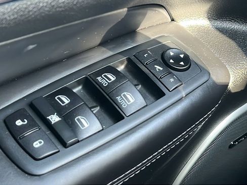 Used 2020 Jeep Grand Cherokee Overland w/ Interior Metal Package AWD/4WD image 20