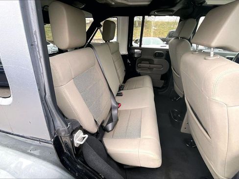 Used 2009 Jeep Wrangler Unlimited Rubicon w/ Trailer Tow Group image 18