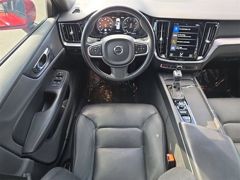 Used 2020 Volvo S60 T5 Momentum image 20
