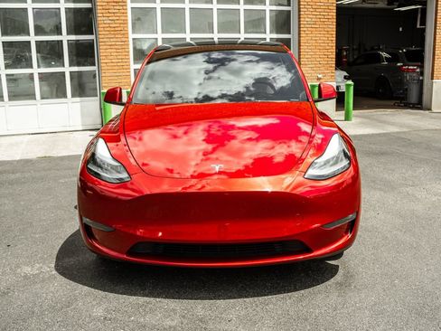 Used 2024 Tesla Model Y Long Range AWD/4WD image 32