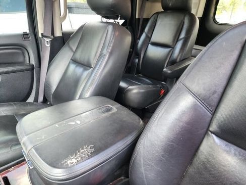 Used 2011 Cadillac Escalade Luxury AWD/4WD image 56