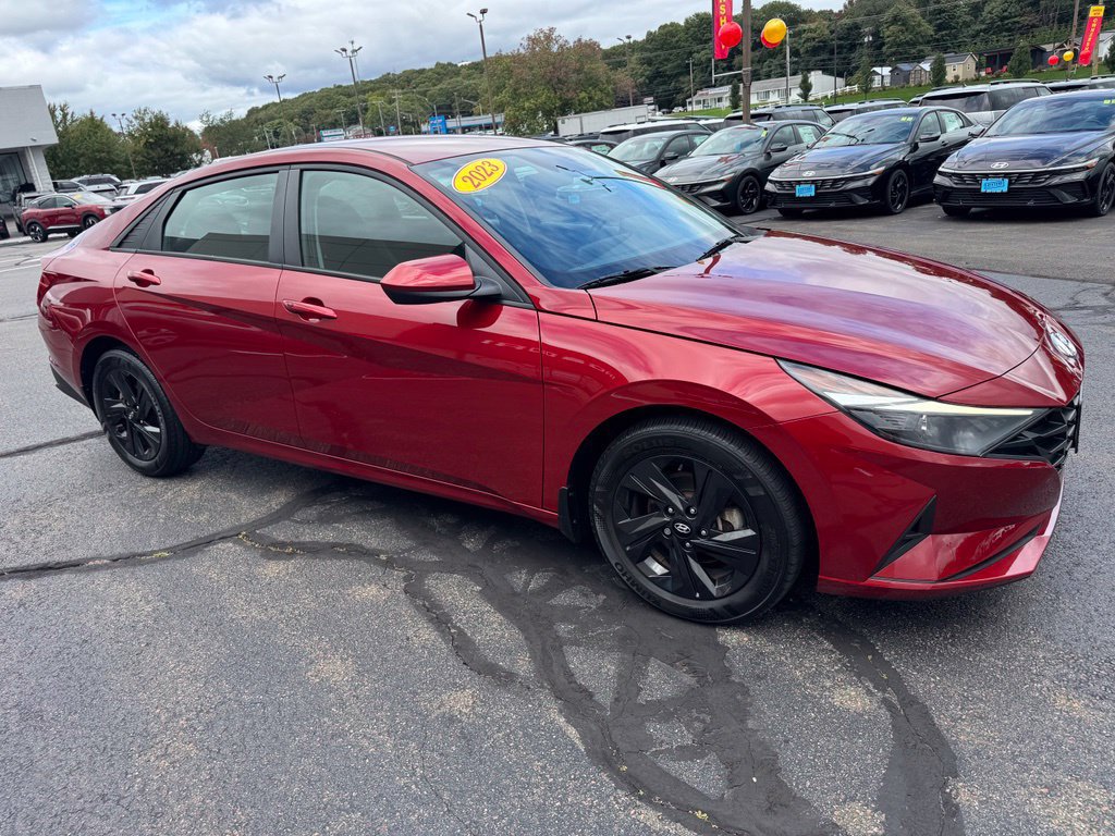 Used 2023 Hyundai Elantra SEL FWD image 3