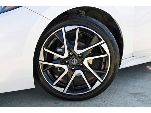 Used 2024 Nissan Sentra SR w/ SR Premium Package image 30