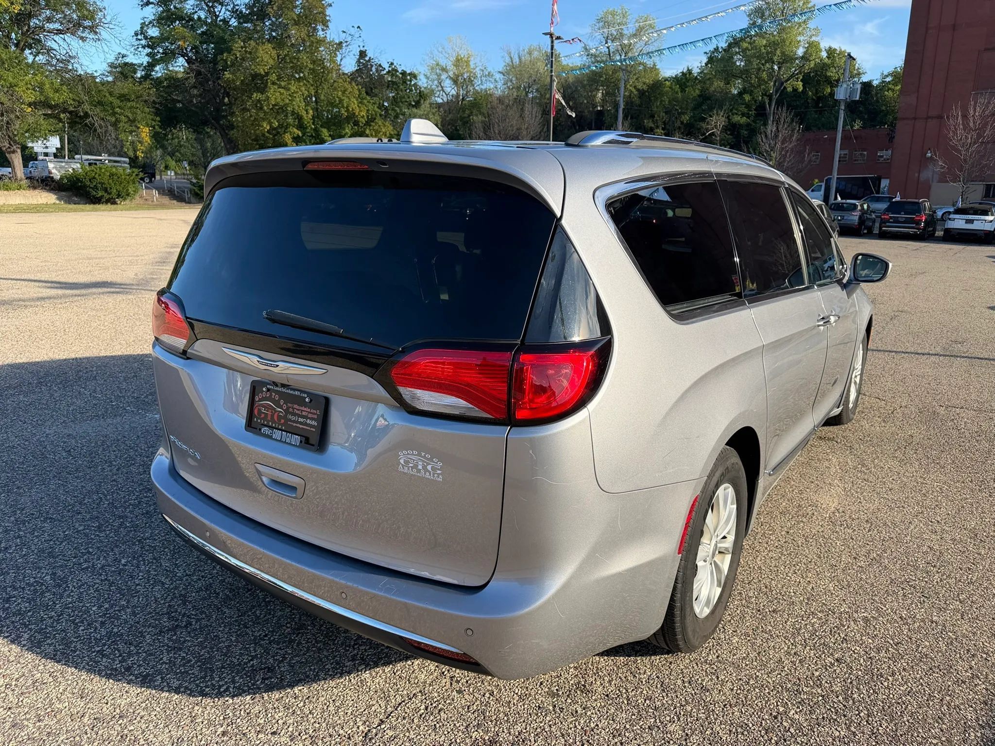Used 2019 Chrysler Pacifica Touring-L FWD image 6