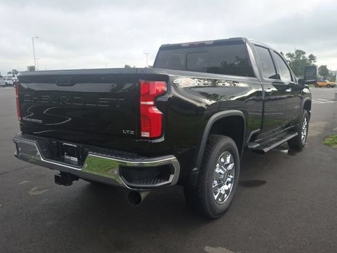 Used 2025 Chevrolet Silverado 2500 LTZ w/ LTZ Plus Package AWD/4WD image 8