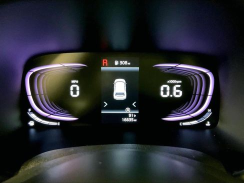 Certified 2025 Kia Soul LX w/ LX Technology Package FWD image 20