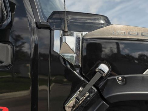 Used 2004 HUMMER H2 w/ Preferred Equipment Group image 86