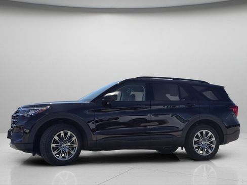 New 2026 Ford Explorer Active w/ Active Comfort Package image 14