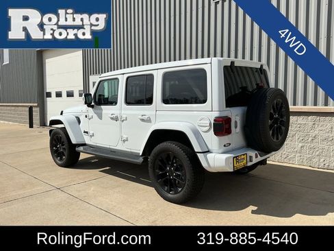 Used 2023 Jeep Wrangler Altitude image 3