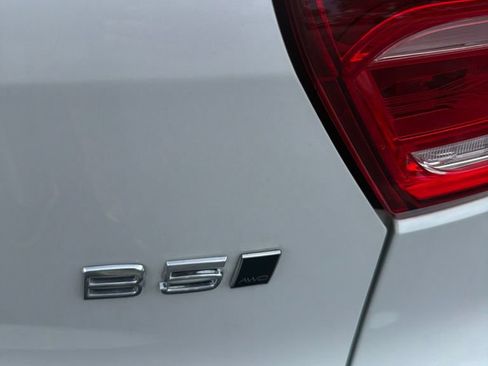 Used 2023 Volvo XC40 B5 Plus AWD/4WD image 9