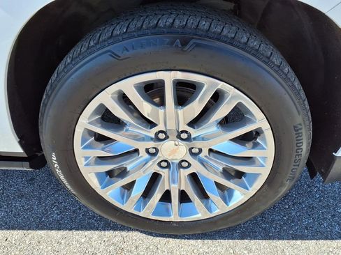 Used 2024 Chevrolet Tahoe High Country image 9