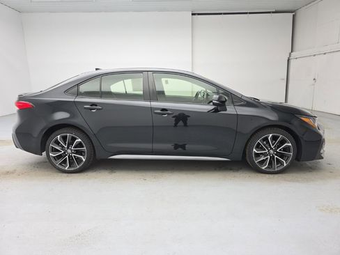 Used 2022 Toyota Corolla SE image 11