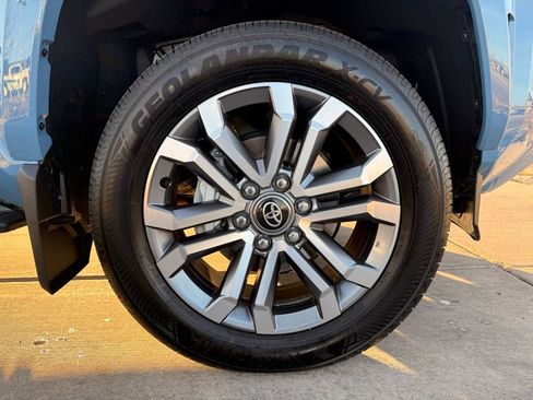 Used 2025 Toyota 4Runner Limited image 29