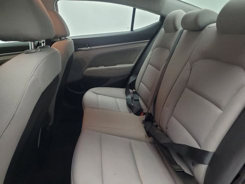 Used 2018 Hyundai Elantra SEL image 18
