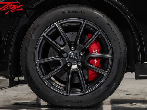 Used 2018 Dodge Durango SRT w/ SRT Interior Appearance Group image 18