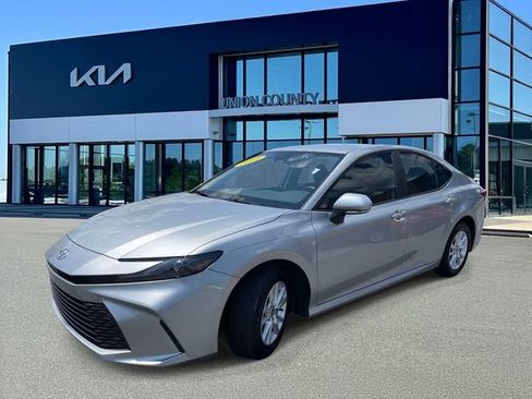 Used 2025 Toyota Camry LE w/ Convenience Package FWD image 3
