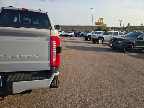 Used 2026 Ford F350 XLT w/ XLT Premium Package AWD/4WD image 7