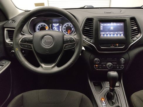 Used 2021 Jeep Cherokee Latitude FWD image 22