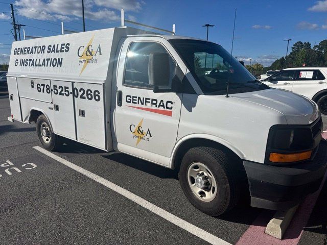 Used 2017 Chevrolet Express 3500 RWD image 1