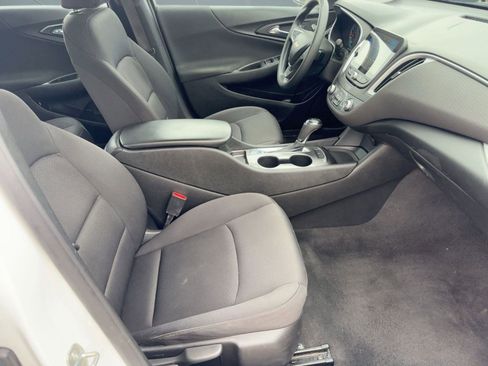 Used 2020 Chevrolet Malibu LS image 28