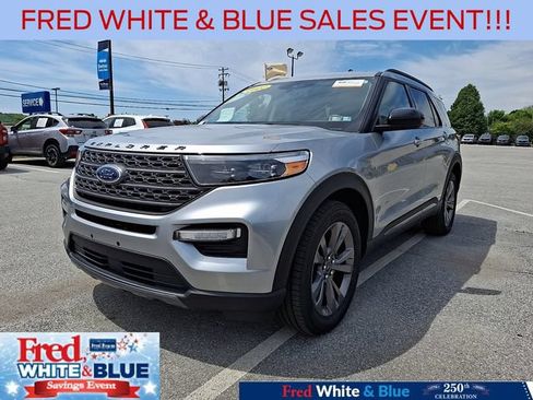 Certified 2022 Ford Explorer XLT w/ Equipment Group 202A AWD/4WD image 4