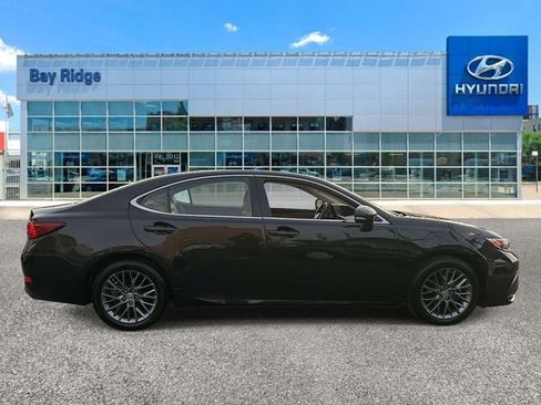 Used 2018 Lexus ES 350 image 2