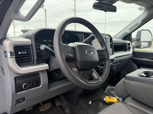 Used 2024 Ford F550 4x4 Regular Cab Super Duty image 12