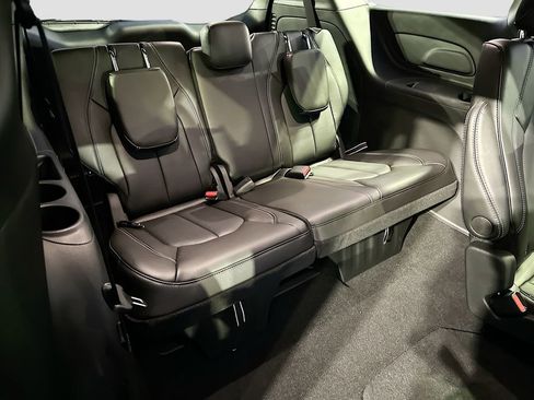 New 2026 Chrysler Pacifica Select image 26