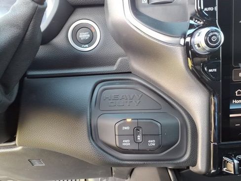 New 2026 RAM 2500 Laramie AWD/4WD image 21