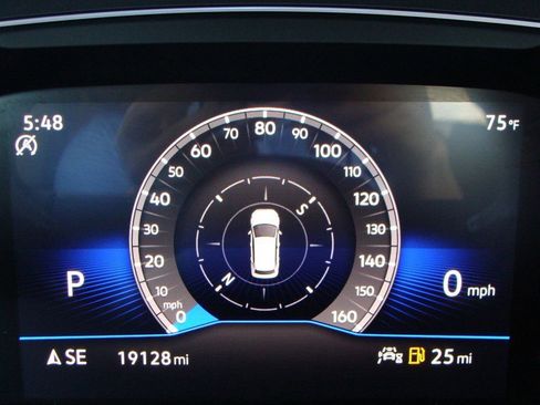 Used 2023 Volkswagen Tiguan SE image 15