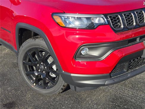 New 2026 Jeep Compass Latitude image 3