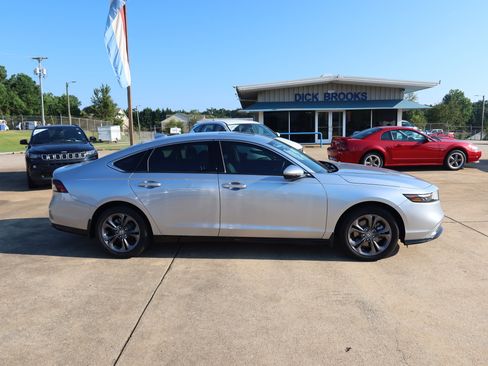 Certified 2025 Honda Accord EX-L image 3