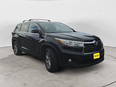 Used 2015 Toyota Highlander XLE AWD/4WD image 7