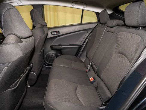 Used 2021 Toyota Prius LE image 8