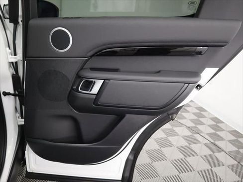 New 2025 Land Rover Discovery S image 30