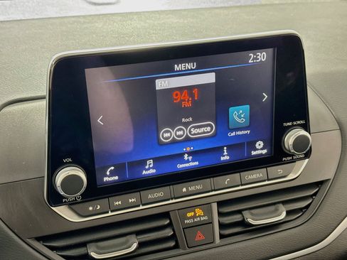 Used 2025 Nissan Altima 2.5 S FWD image 13