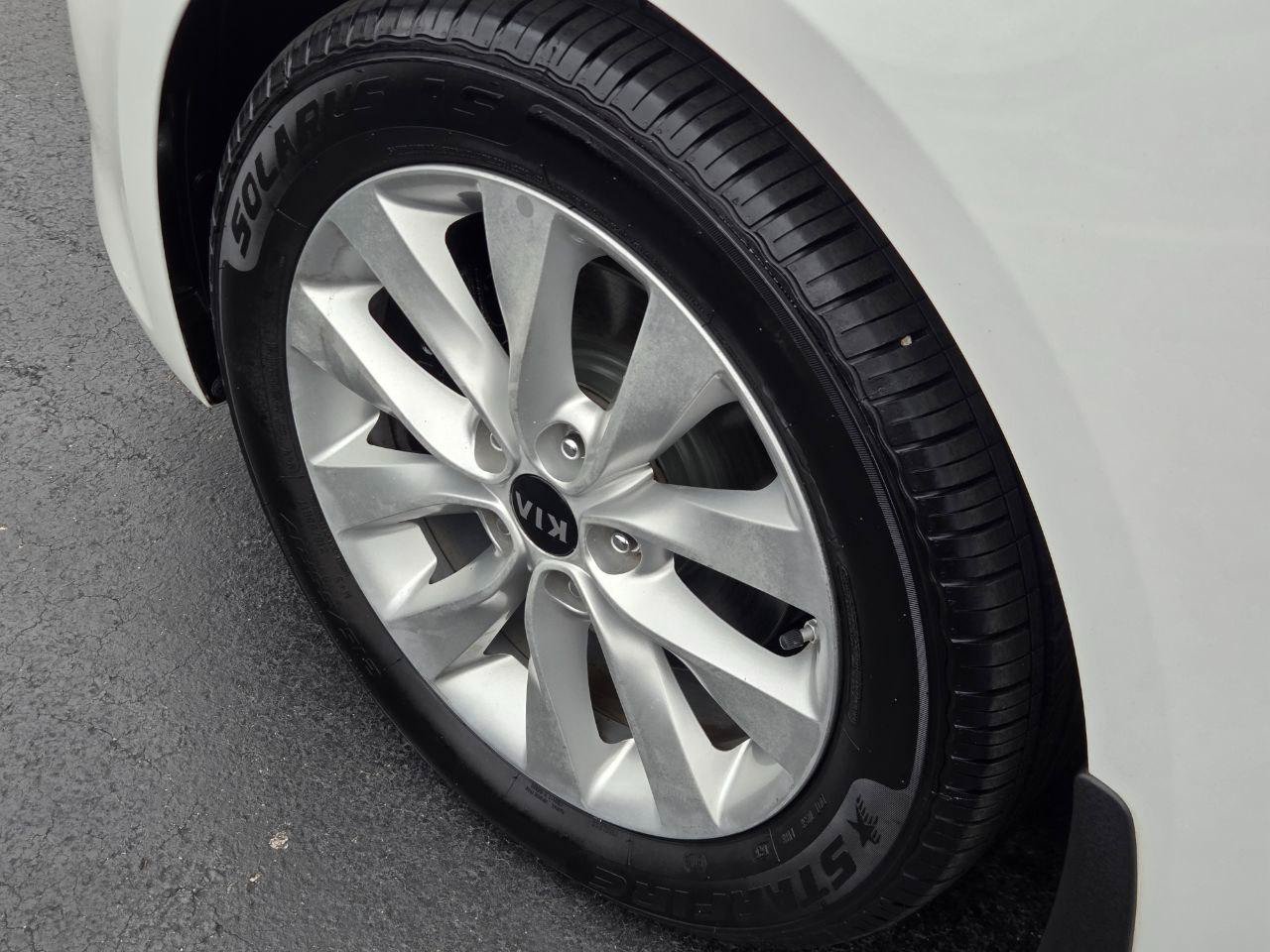 Used 2018 Kia Optima EX FWD image 11