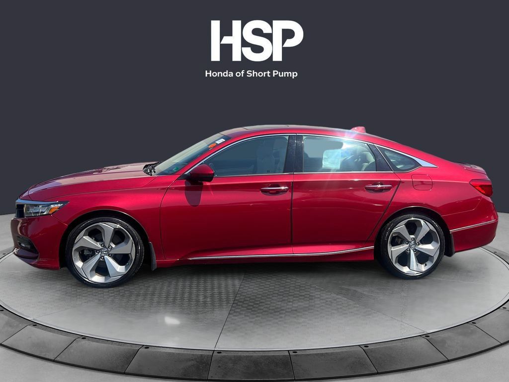 Used 2018 Honda Accord Touring image 2