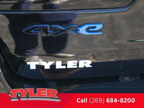 Used 2022 Jeep Grand Cherokee Trailhawk AWD/4WD image 14