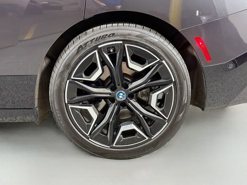 Used 2023 BMW iX xDrive50 w/ Ultimate Package image 30