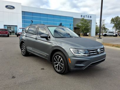 Used 2021 Volkswagen Tiguan SE w/ Panoramic Sunroof Package