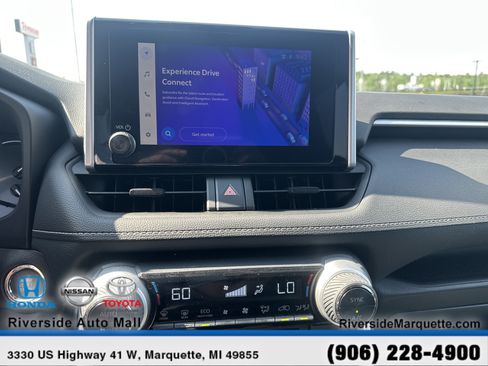 Used 2025 Toyota RAV4 XLE AWD/4WD image 17