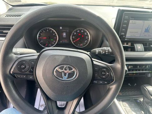Used 2022 Toyota RAV4 XLE image 3