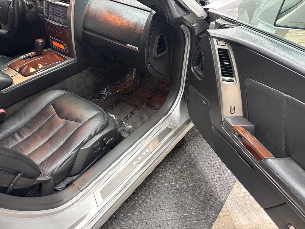Used 2006 Cadillac XLR RWD image 33
