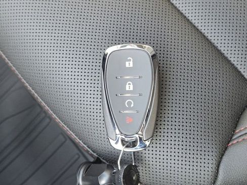 New 2026 Chevrolet Trax RS w/ Sunroof Package FWD image 38